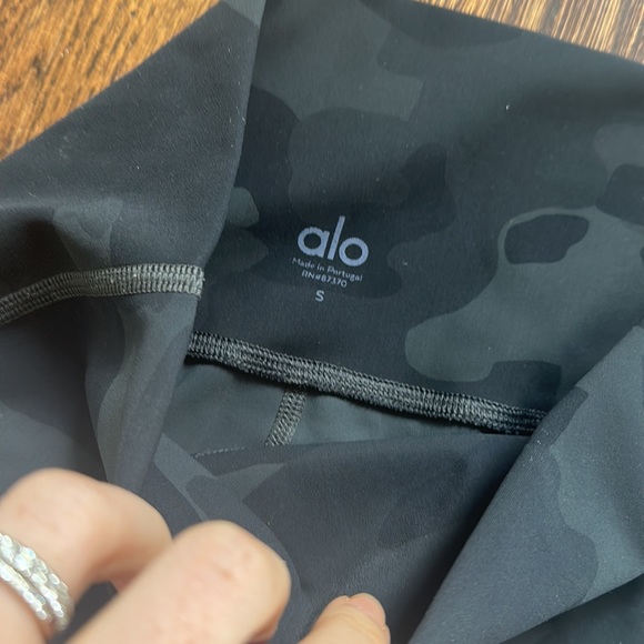 Alo leggings - Picture 2 of 3